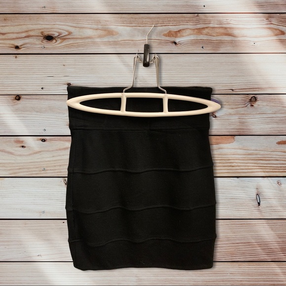ARITZIA | Bodycon Skirt (Size 0) - Picture 1 of 3